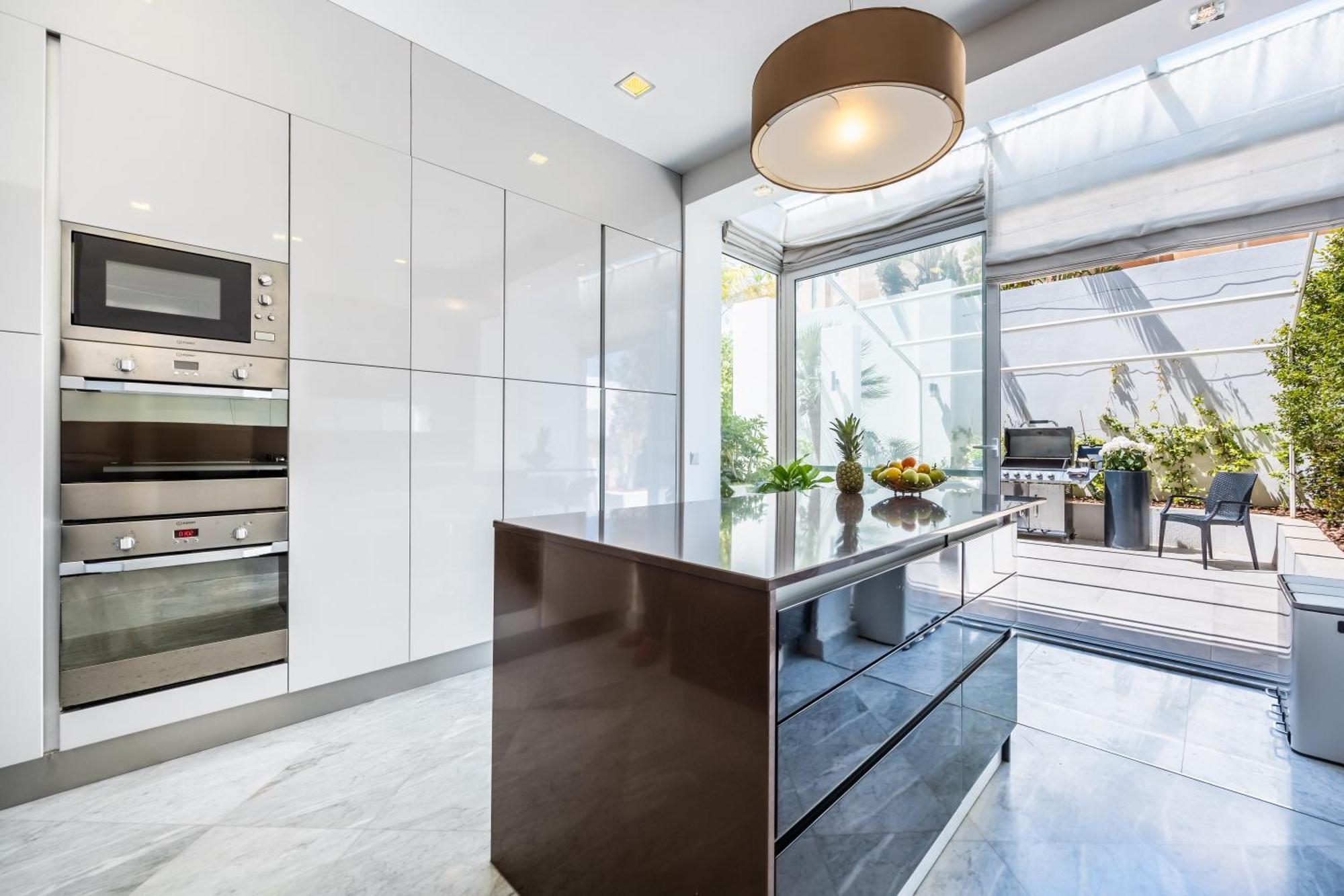 Luxurious 5 Bedroom Pool, 3min From St Julian's Is-Swieqi