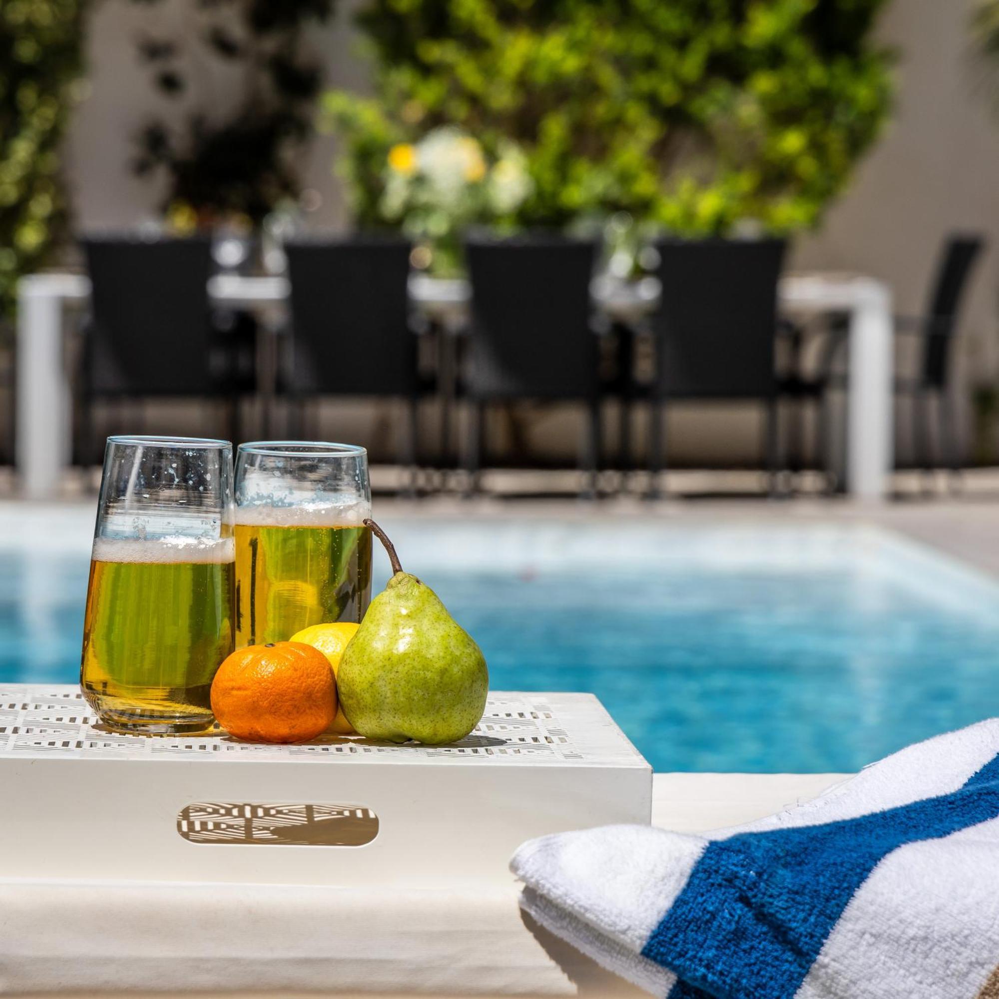 Luxurious 5 Bedroom Pool, 3min From St Julian's Is-Swieqi