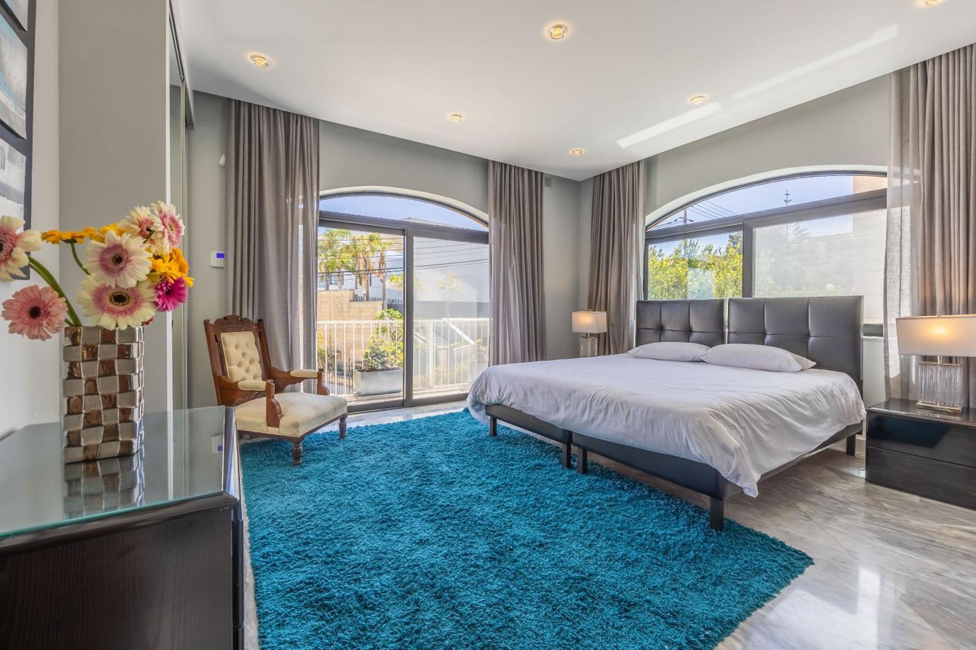 Luxurious 5 Bedroom Pool, 3min From St Julian's