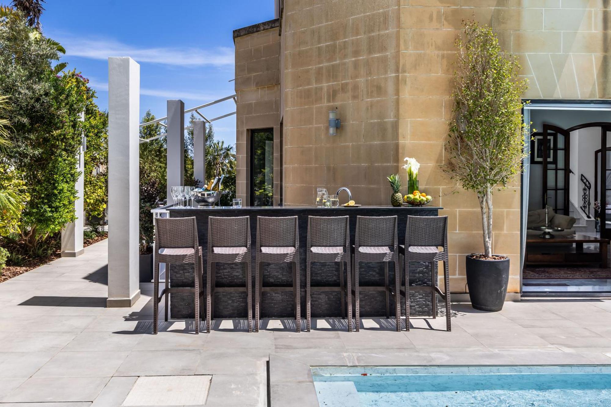 Villa Luxurious 5 Bedroom Pool, 3min From St Julian's