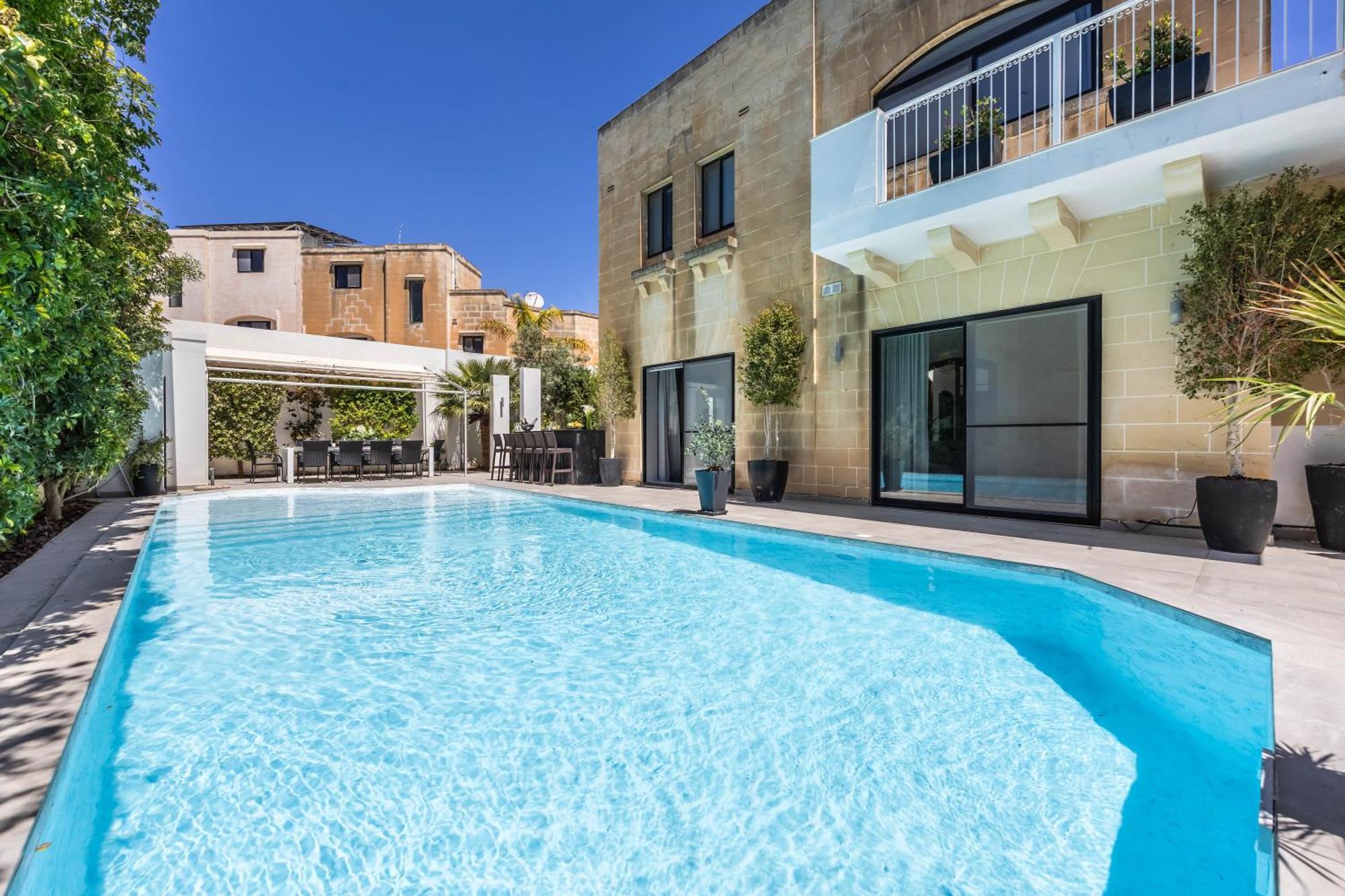 Luxurious 5 Bedroom Pool, 3min From St Julian's